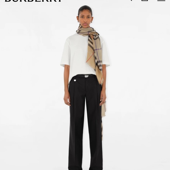 Burberry Lightweight Giant Check Gauze Scarf - Picture 2 of 6